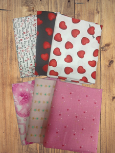 6 Fat Quarters - Assorted Valentine Hearts Fat Quarter Bundle